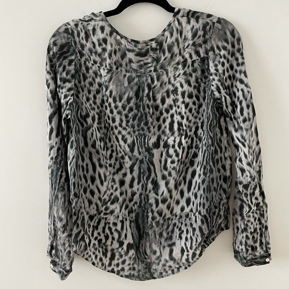JOIE Animal Print Blouse Size Small - Picture 3 of 8